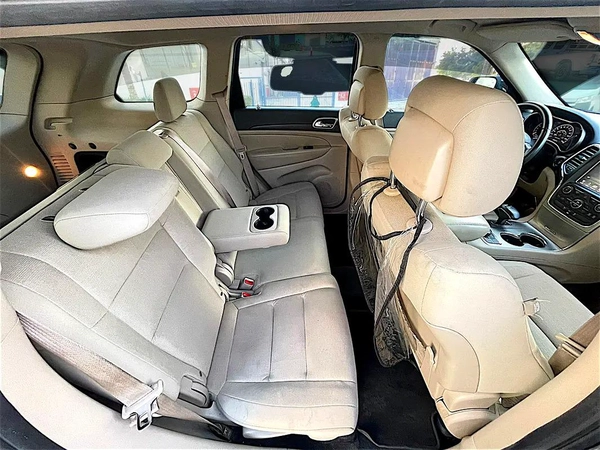 GCC Specs Jeep Grand Cherokee Laredo 2015 - Well Maintained