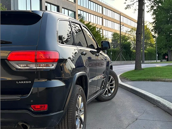 GCC Specs Jeep Grand Cherokee Laredo 2015 - Well Maintained