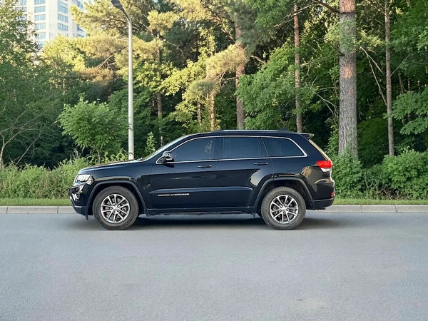 GCC Specs Jeep Grand Cherokee Laredo 2015 - Well Maintained