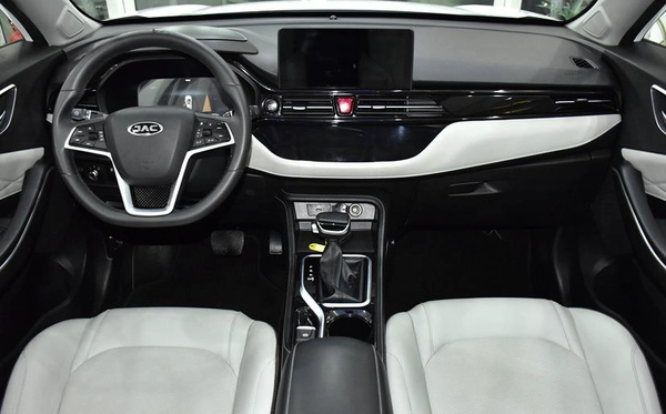 JAC JS4 1.5T ( 2023 Model ) in White Color GCC Specs