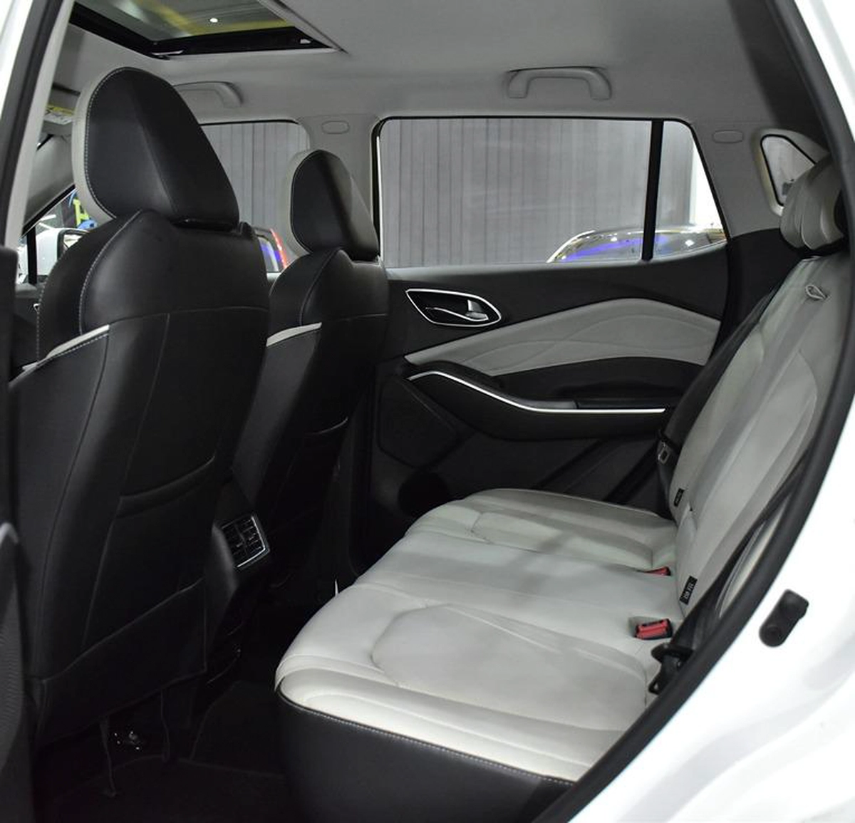 JAC JS4 1.5T ( 2023 Model ) in White Color GCC Specs-6-6