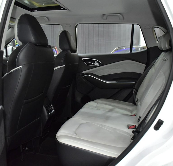 JAC JS4 1.5T ( 2023 Model ) in White Color GCC Specs