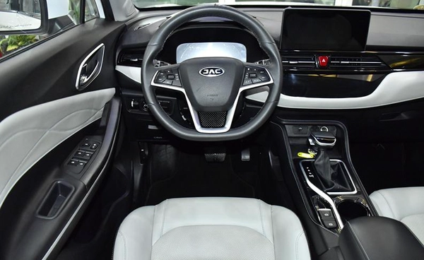 JAC JS4 1.5T ( 2023 Model ) in White Color GCC Specs