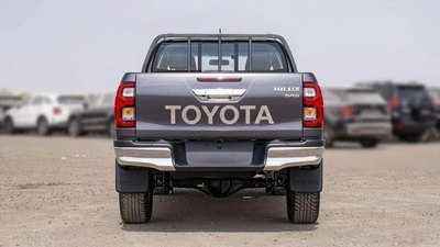 Toyota Hilux Toyota Hilux Sr5 2.4L Diesel 2024 full option for export only-11