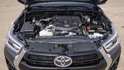 Toyota Hilux Toyota Hilux Sr5 2.4L Diesel 2024 full option for export only-13