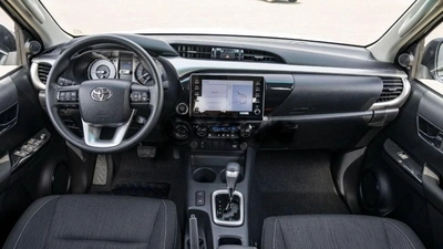 Toyota Hilux Toyota Hilux Sr5 2.4L Diesel 2024 full option for export only-6