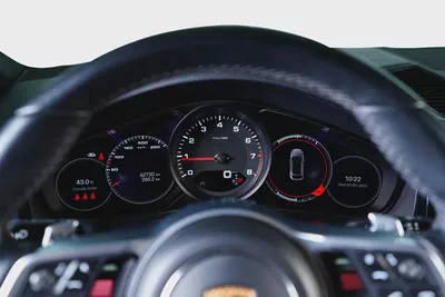 Porsche cayenne-Coupe-Platinum Edition-GCC -well maintained-Sport crono package-Warranty Available-16