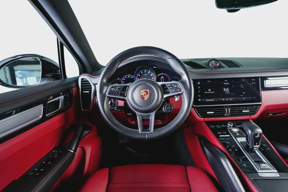 Porsche cayenne-Coupe-Platinum Edition-GCC -well maintained-Sport crono package-Warranty Available-15-15