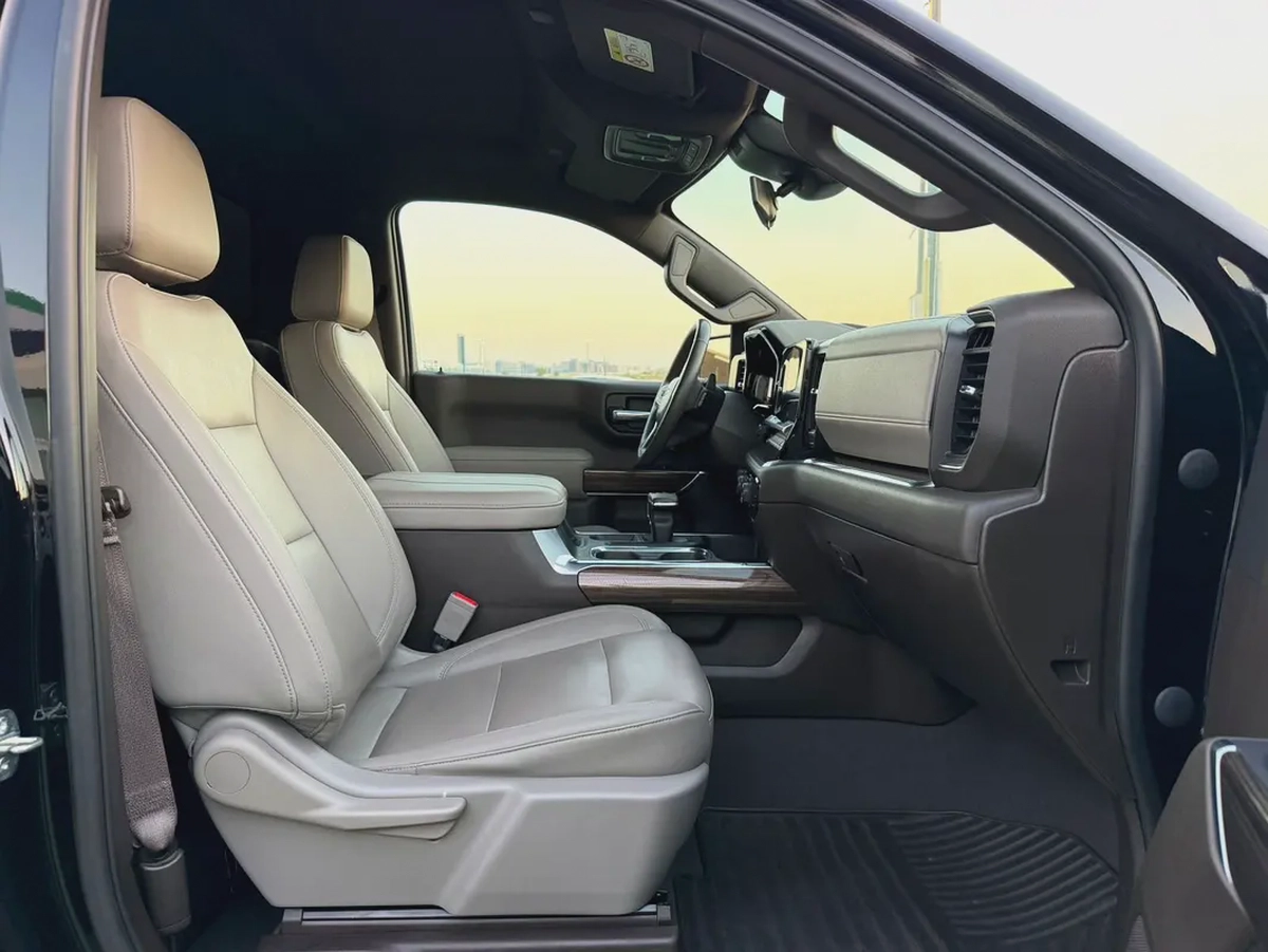 (2023) CHEVROLET SILVERADO //TRAILBOSS// GCC FULL OPTION -EXCELLENT CONDITION--12-12