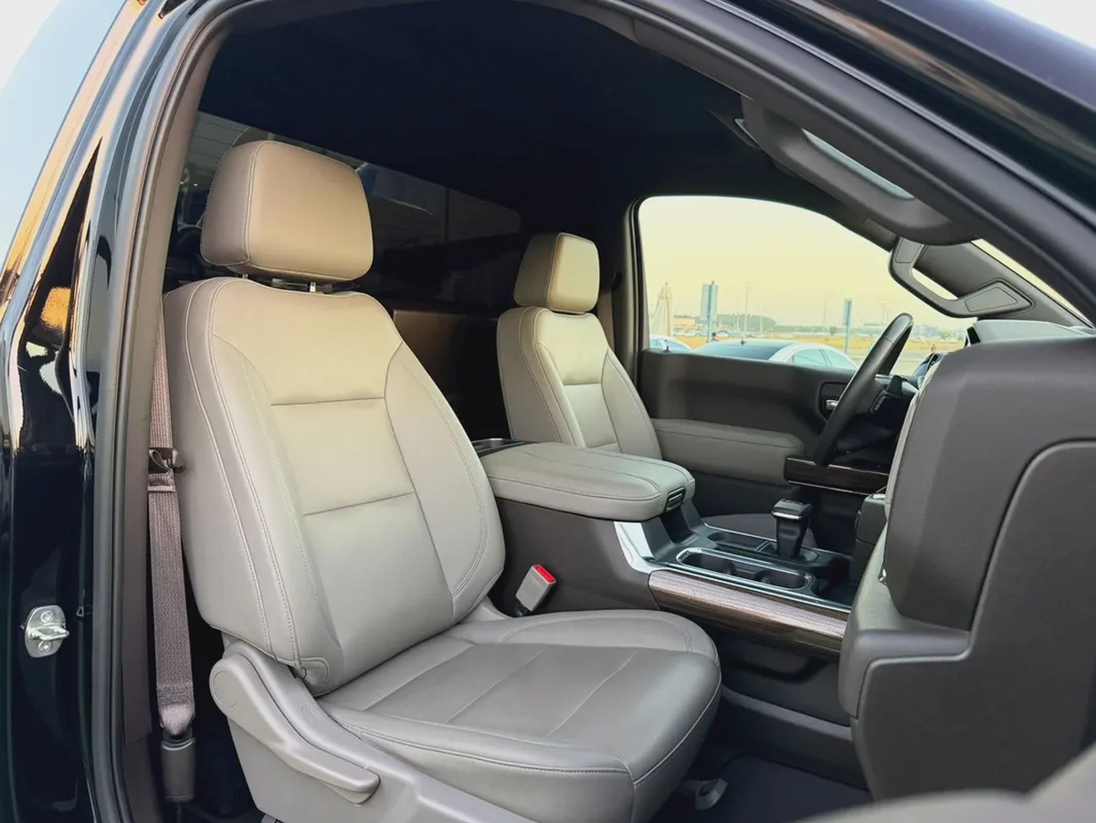 (2023) CHEVROLET SILVERADO //TRAILBOSS// GCC FULL OPTION -EXCELLENT CONDITION--13-13