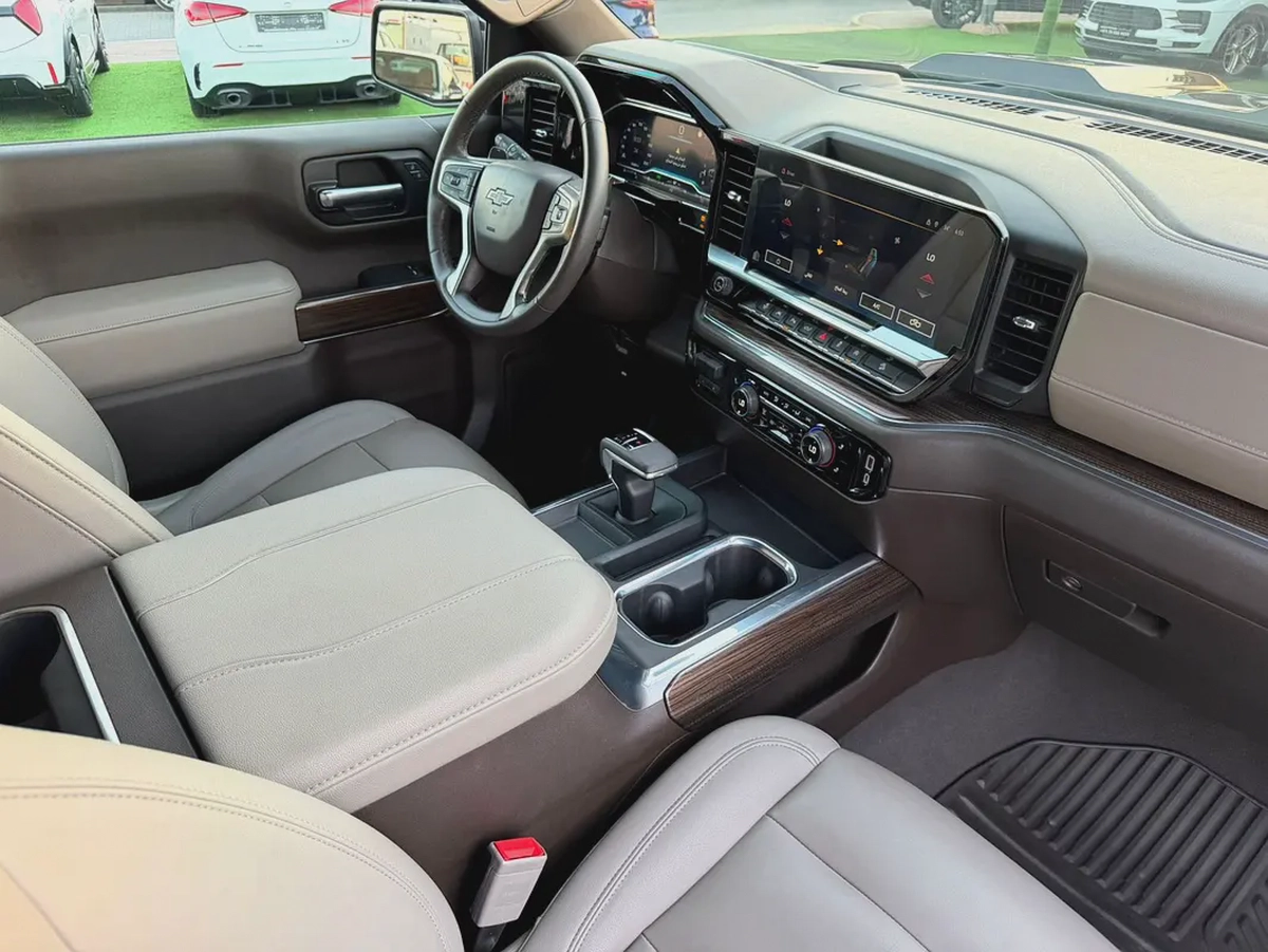 (2023) CHEVROLET SILVERADO //TRAILBOSS// GCC FULL OPTION -EXCELLENT CONDITION--14-14