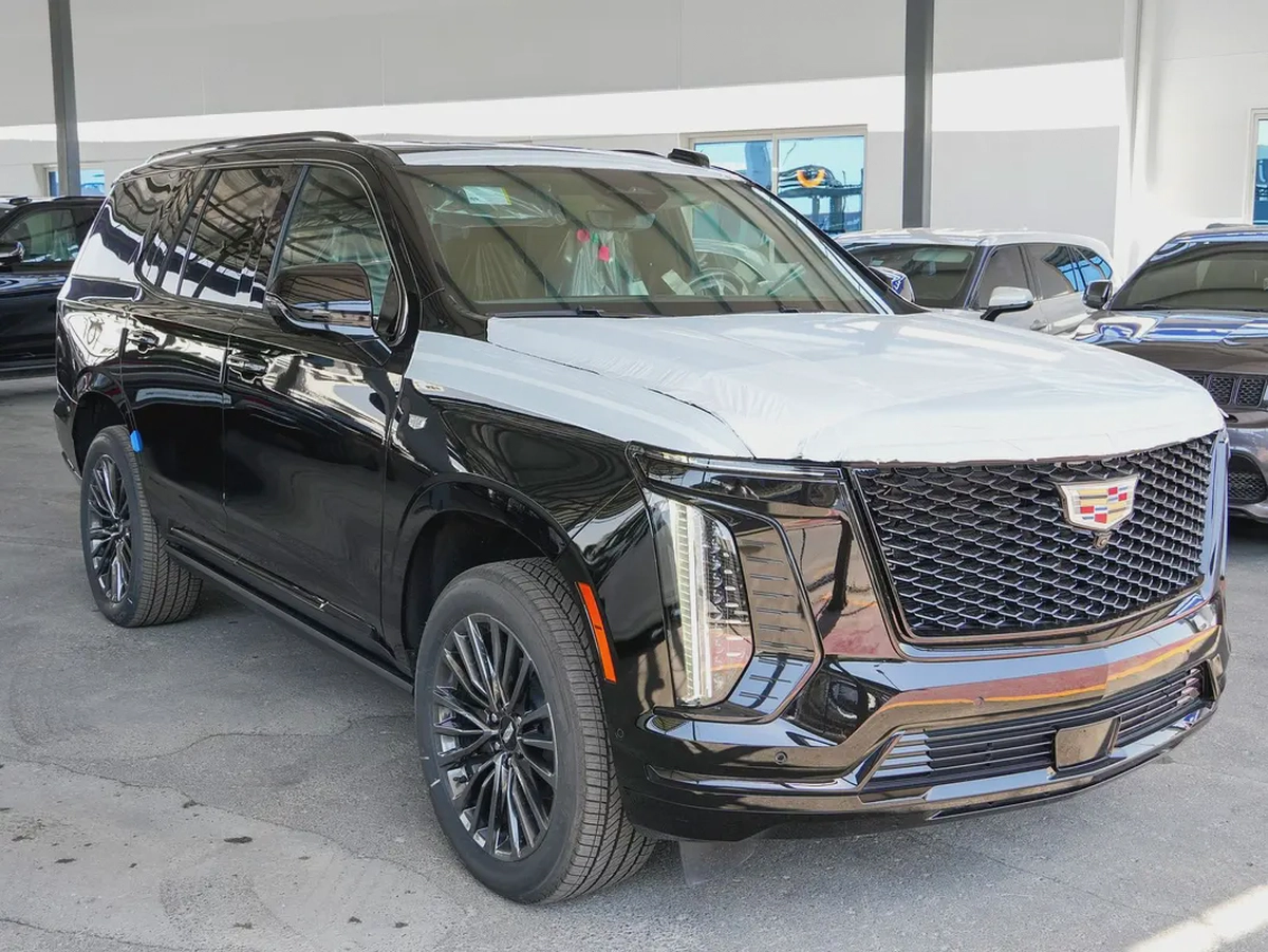 2025 ESCALADE SPORT PLATINUM CAPTAIN SEATS SUV BRAND NEW 0KM-2-2