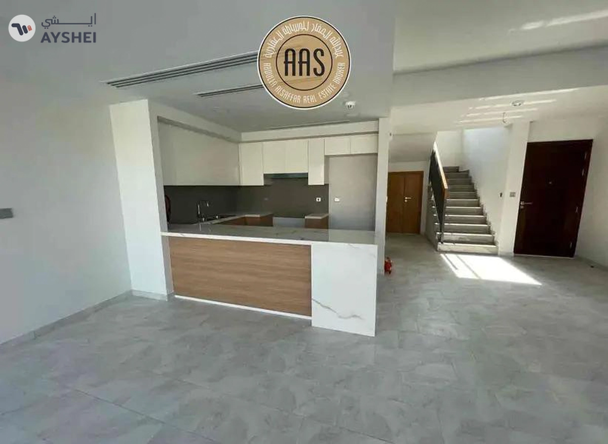 Prime Location ! 3Bed Townhouse Villa Available For Rent in Villanova-1-1