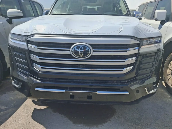 Toyota Land Cruiser VX 2025 GCC Specs - Brand New