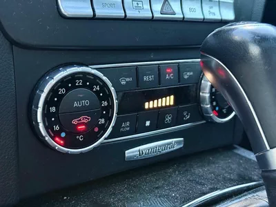 Mercedes Benz C200 AVANTGARDE SPORTS C200-13