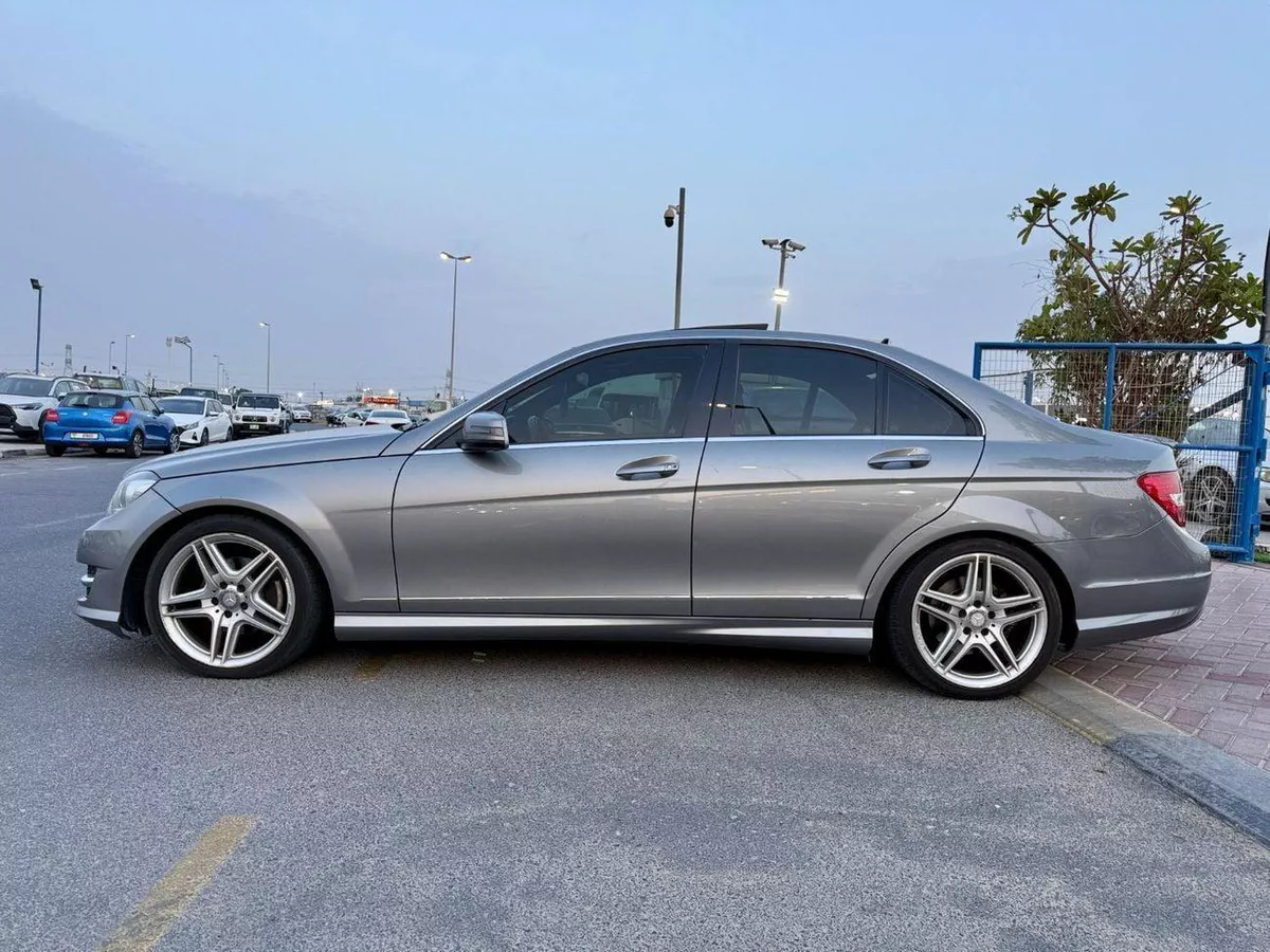 Mercedes Benz C200 AVANTGARDE SPORTS C200-3-0