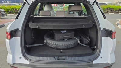BYD SEALION 5 Design DM-i (White)-12