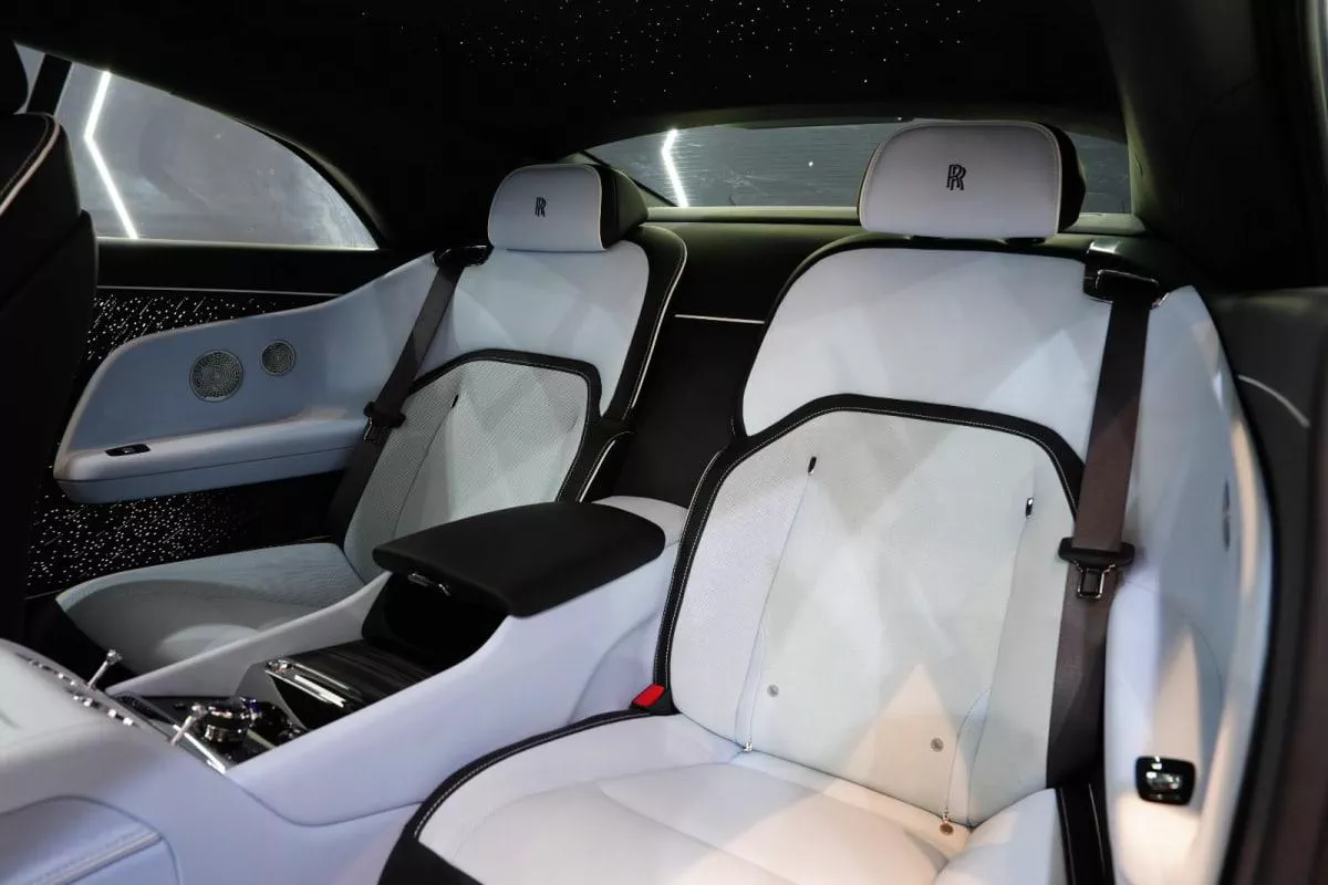 Rolls-Royce Spectre-7-7