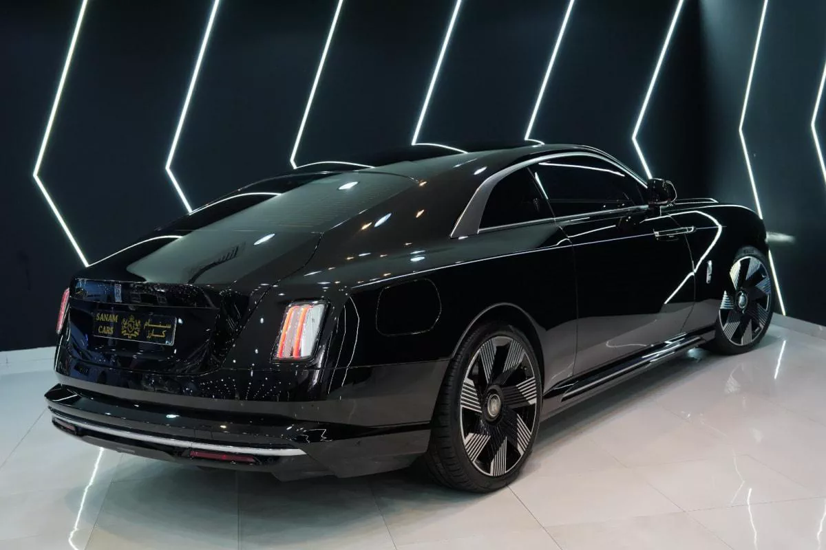 Rolls-Royce Spectre-6-6