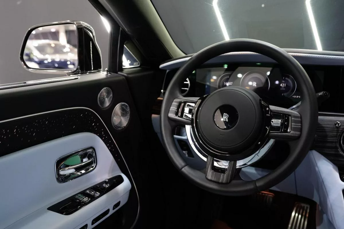 Rolls-Royce Spectre-9-9
