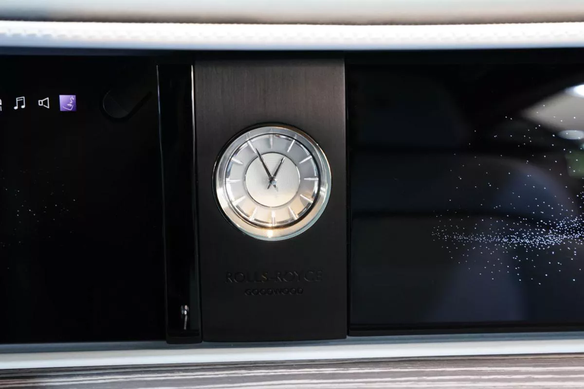 Rolls-Royce Spectre-2-2