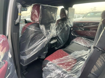Nissan Patrol  PLATINIUM WITH BLACK ROOF 2026-14