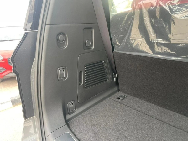 Nissan Patrol  PLATINIUM WITH BLACK ROOF 2026