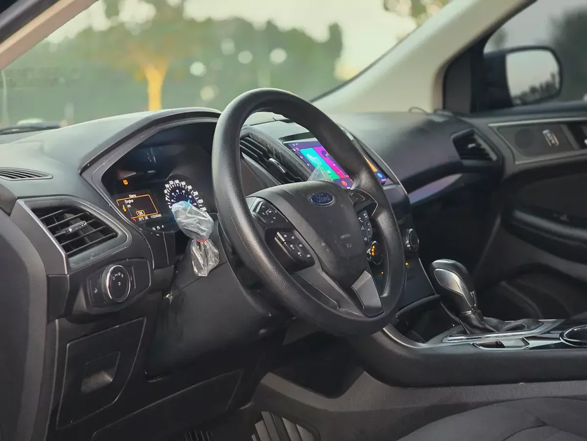 2017 Ford Edge SE GCC Specs in Excellent Condition-5-5