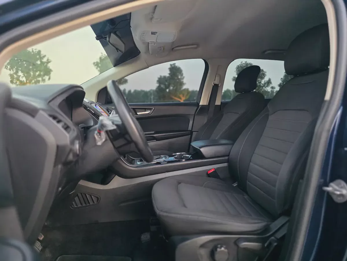2017 Ford Edge SE GCC Specs in Excellent Condition-8-8