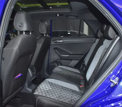 AED 1,289 EMi at 0% DP | Volkswagen T-ROC R-Line ( 2023 Model ) in Blue Color GCC Specs-16