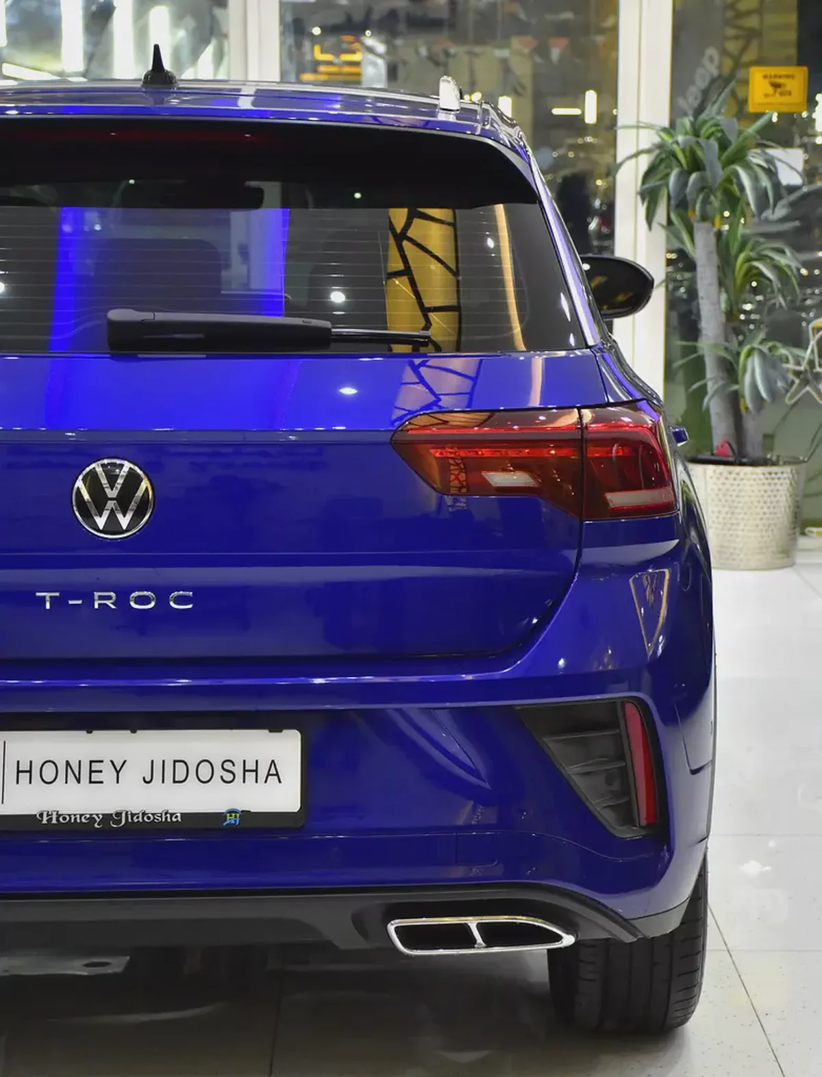 AED 1,289 EMi at 0% DP | Volkswagen T-ROC R-Line ( 2023 Model ) in Blue Color GCC Specs-8-8