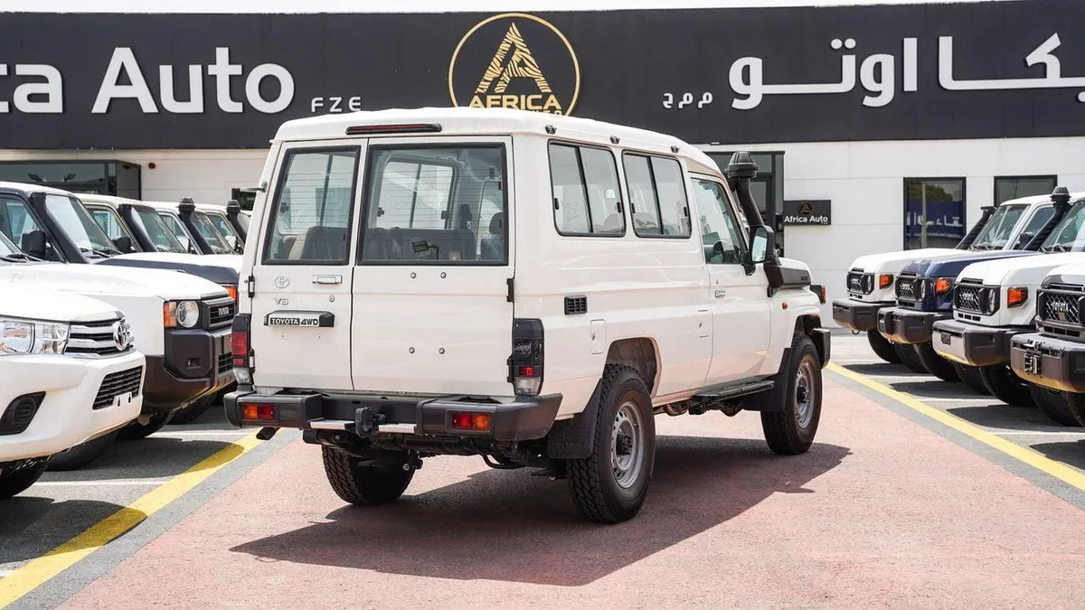 Toyota Land Cruiser 70 TOYOTA LC78 4.0 PETROL AT 2026-11-0
