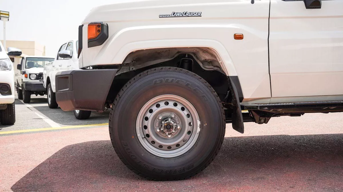 Toyota Land Cruiser 70 TOYOTA LC78 4.0 PETROL AT 2026-14-0