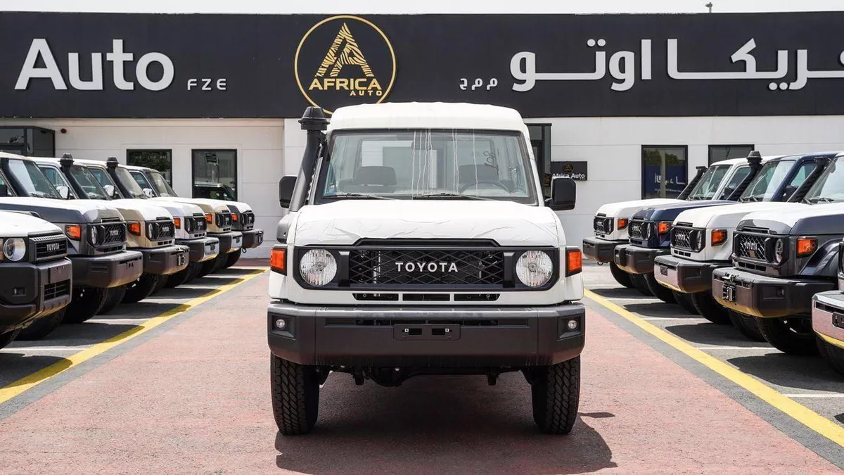 Toyota Land Cruiser 70 TOYOTA LC78 4.0 PETROL AT 2026-1-0