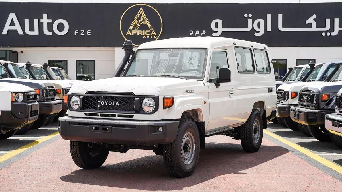 Toyota Land Cruiser 70 TOYOTA LC78 4.0 PETROL AT 2026-2-0
