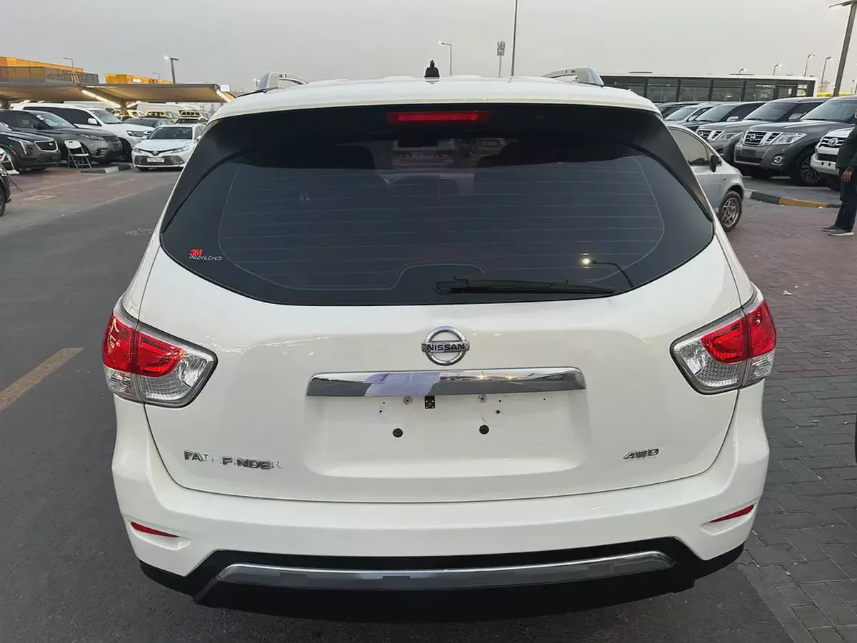 Nissan pathfinder 2013 white color GCC calen car-6-6