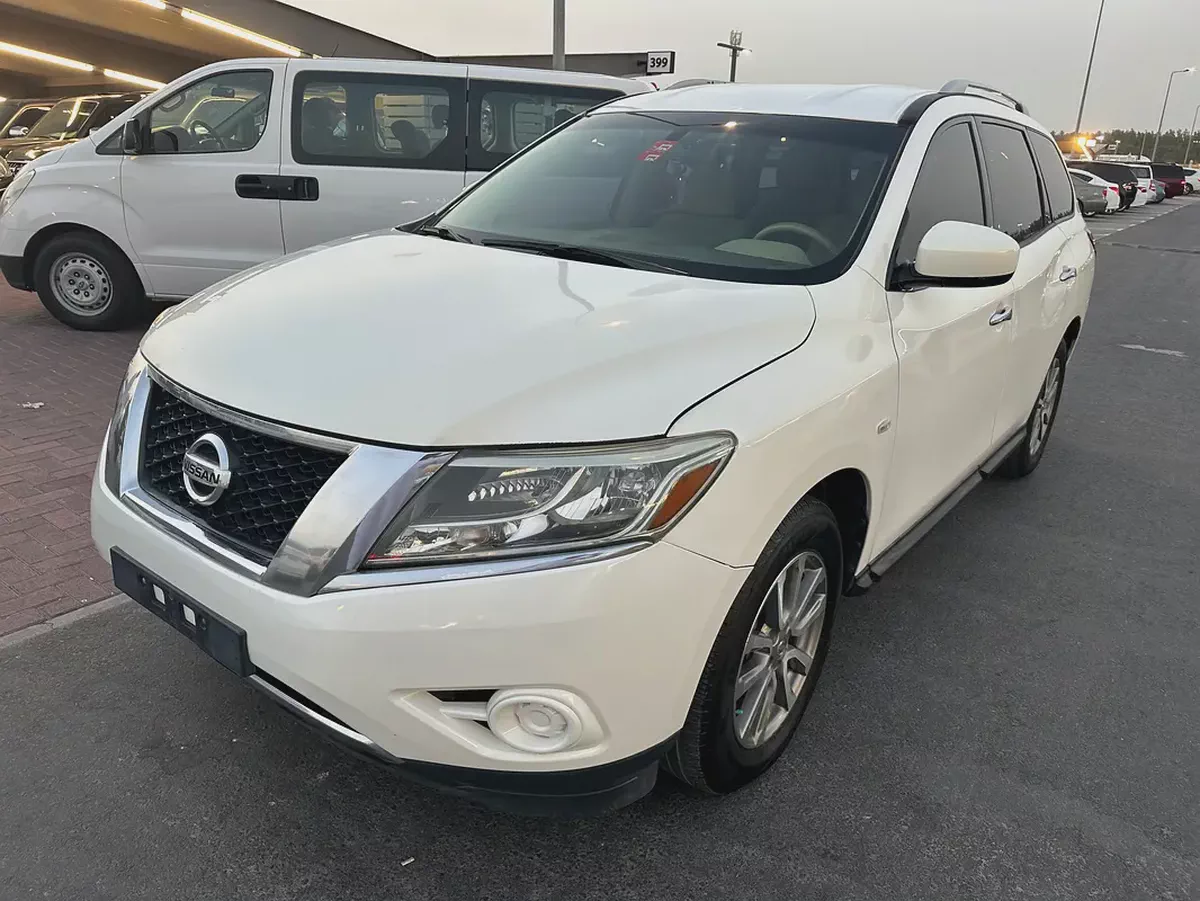 Nissan pathfinder 2013 white color GCC calen car-7-7