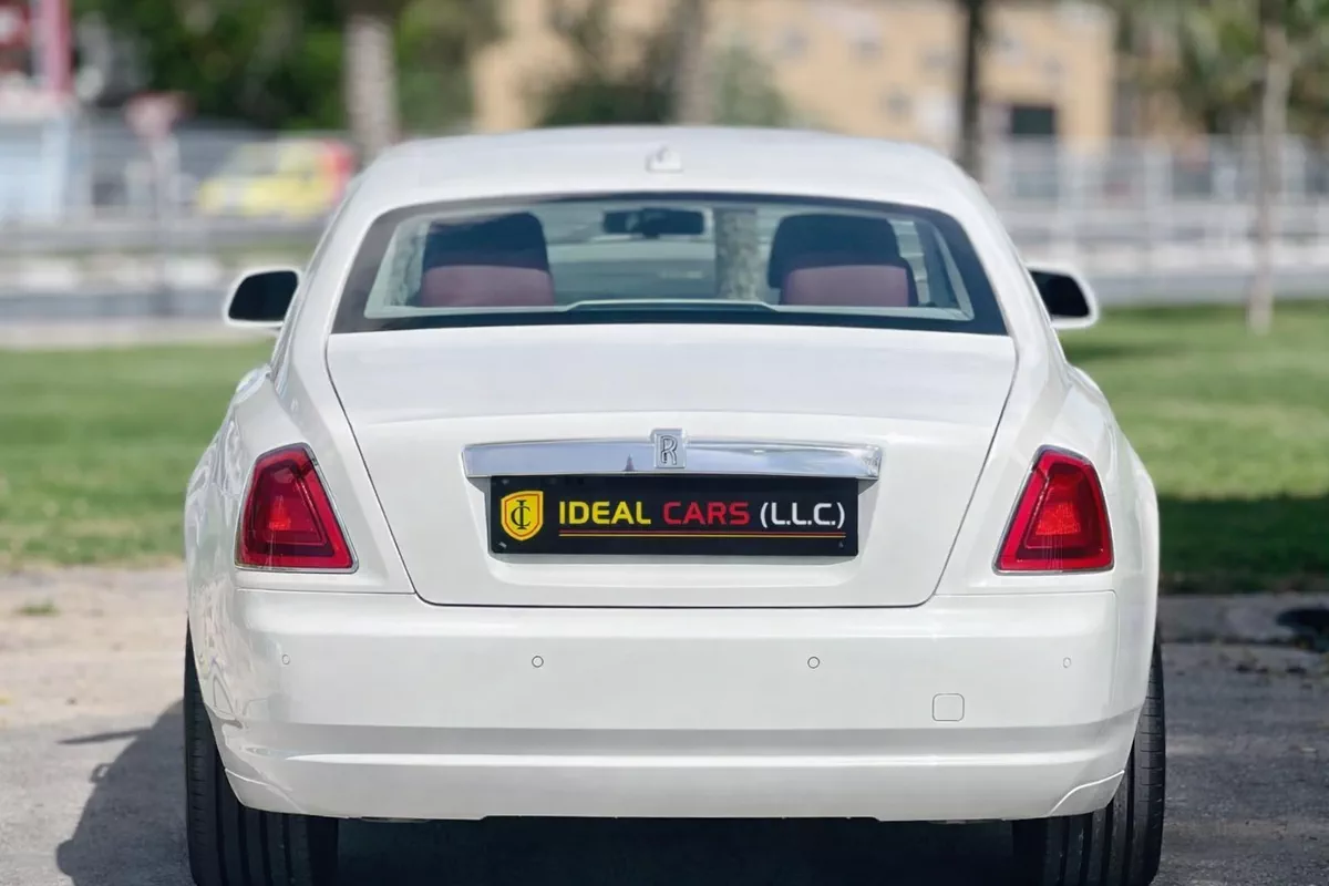Std 6.6L l ROLLS ROYCE GHOST l GCC SPECS l 6.6L W12 l YEAR 2017 l-8-8
