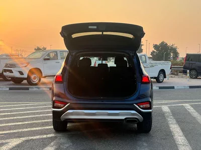 Hyundai Santa Fe STANDARD 2019 Hyundai Santafe MiOption  2.0L V4 - Apple / Android Play -  AWD 4x4 - 89000 Mileage-6