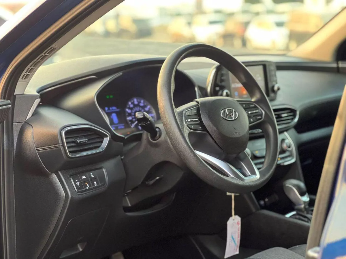 Hyundai Santa Fe STANDARD 2019 Hyundai Santafe MiOption  2.0L V4 - Apple / Android Play -  AWD 4x4 - 89000 Mileage-10-0