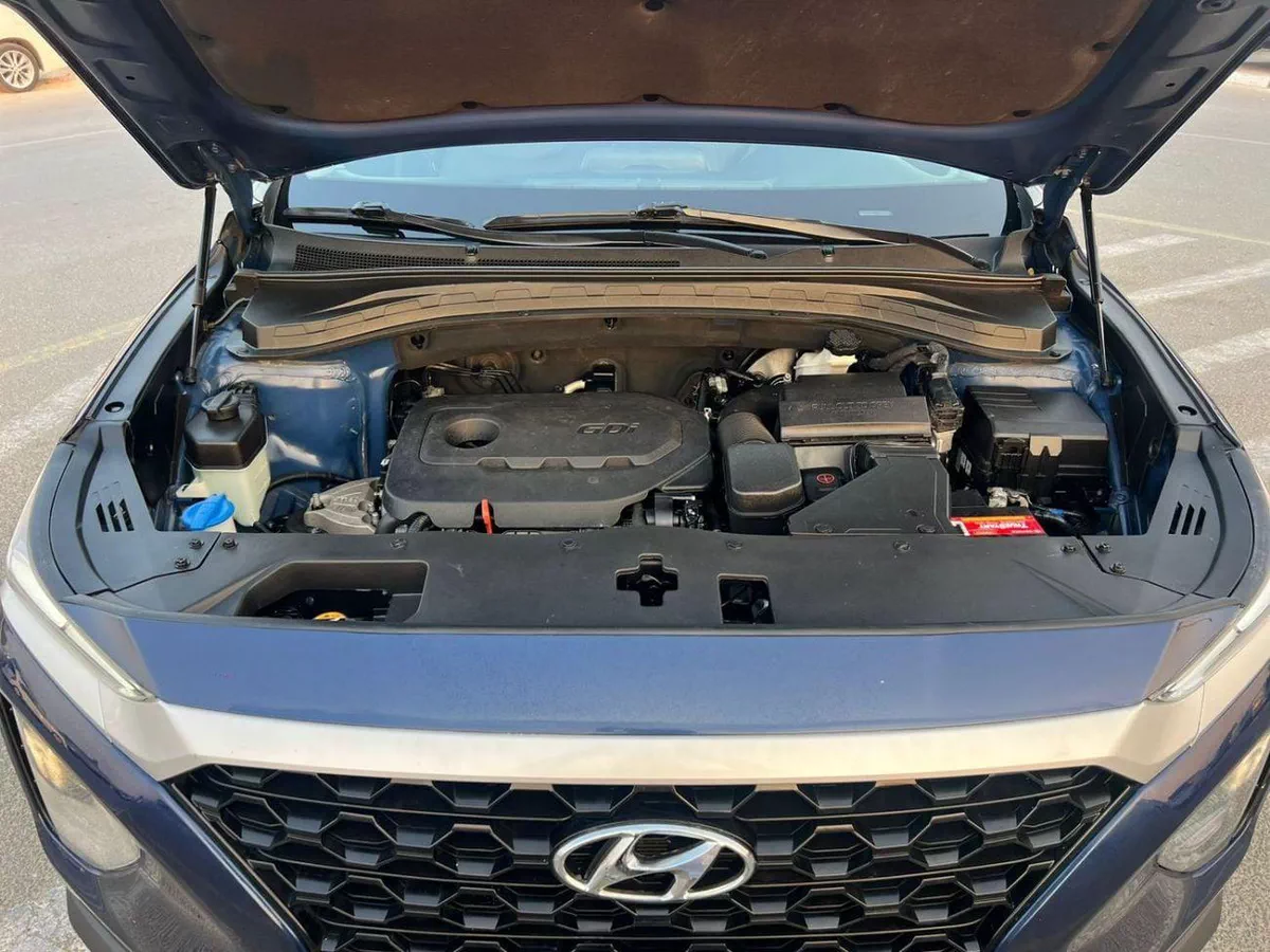 Hyundai Santa Fe STANDARD 2019 Hyundai Santafe MiOption  2.0L V4 - Apple / Android Play -  AWD 4x4 - 89000 Mileage-19-0
