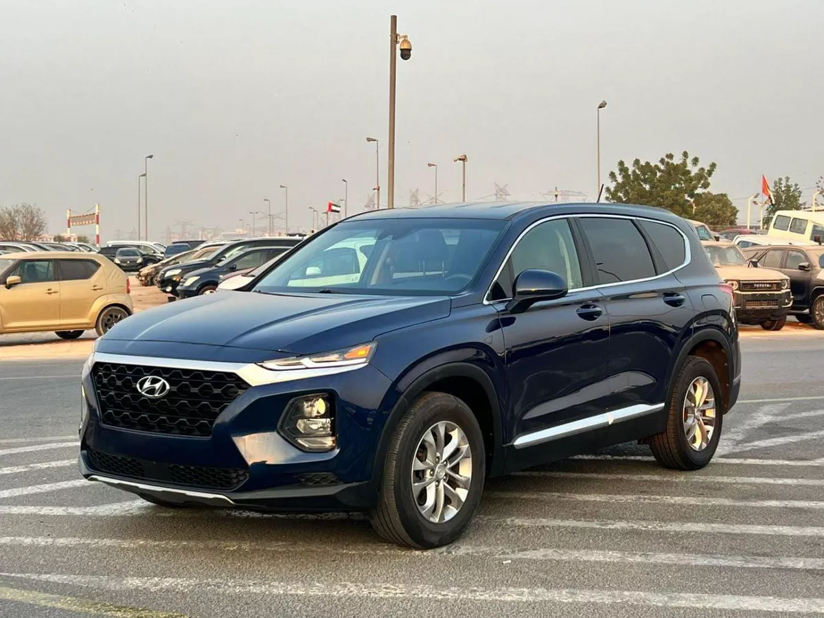 Hyundai Santa Fe STANDARD 2019 Hyundai Santafe MiOption  2.0L V4 - Apple / Android Play -  AWD 4x4 - 89000 Mileage-2-0