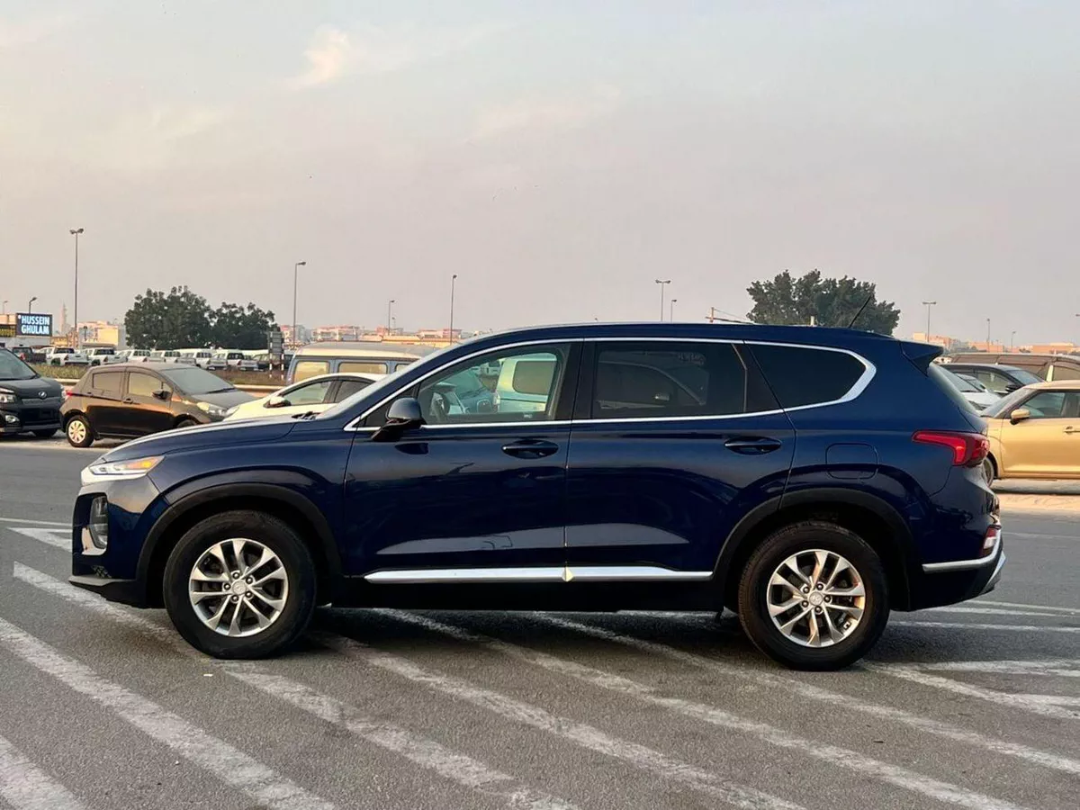 Hyundai Santa Fe STANDARD 2019 Hyundai Santafe MiOption  2.0L V4 - Apple / Android Play -  AWD 4x4 - 89000 Mileage-3-0