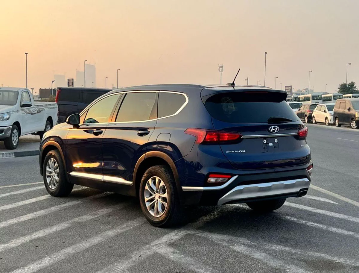 Hyundai Santa Fe STANDARD 2019 Hyundai Santafe MiOption  2.0L V4 - Apple / Android Play -  AWD 4x4 - 89000 Mileage-4-0