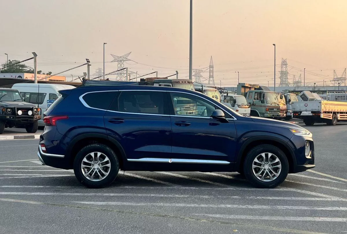 Hyundai Santa Fe STANDARD 2019 Hyundai Santafe MiOption  2.0L V4 - Apple / Android Play -  AWD 4x4 - 89000 Mileage-8-0
