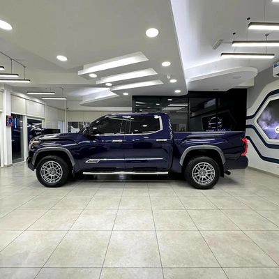 Toyota Tundra Crewmax 1794 Edition-12