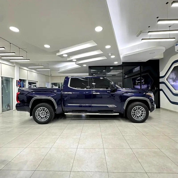 Toyota Tundra Crewmax 1794 Edition
