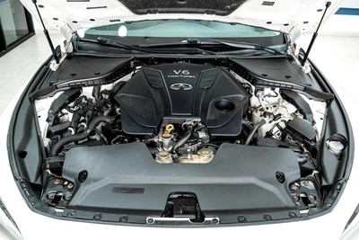 Infiniti Q50 Turbo -8