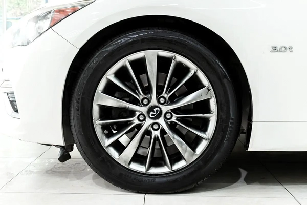 Infiniti Q50 Turbo 