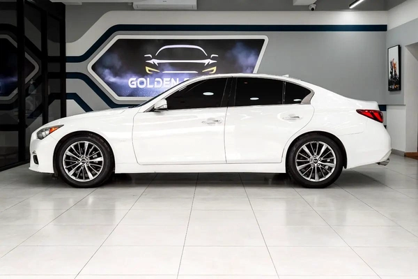 Infiniti Q50 Turbo 